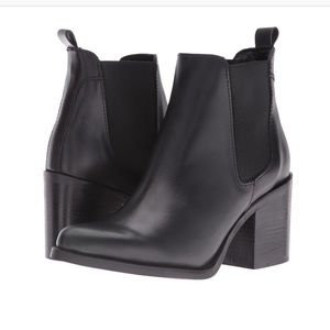 Steve Madden Pistol Bootie Sz 8.5